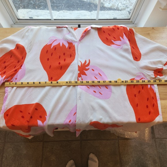 No Boundaries Men's 2XL Cream Strawberry Print Short Sleeve Button Up Shirt - Picture 5 of 7